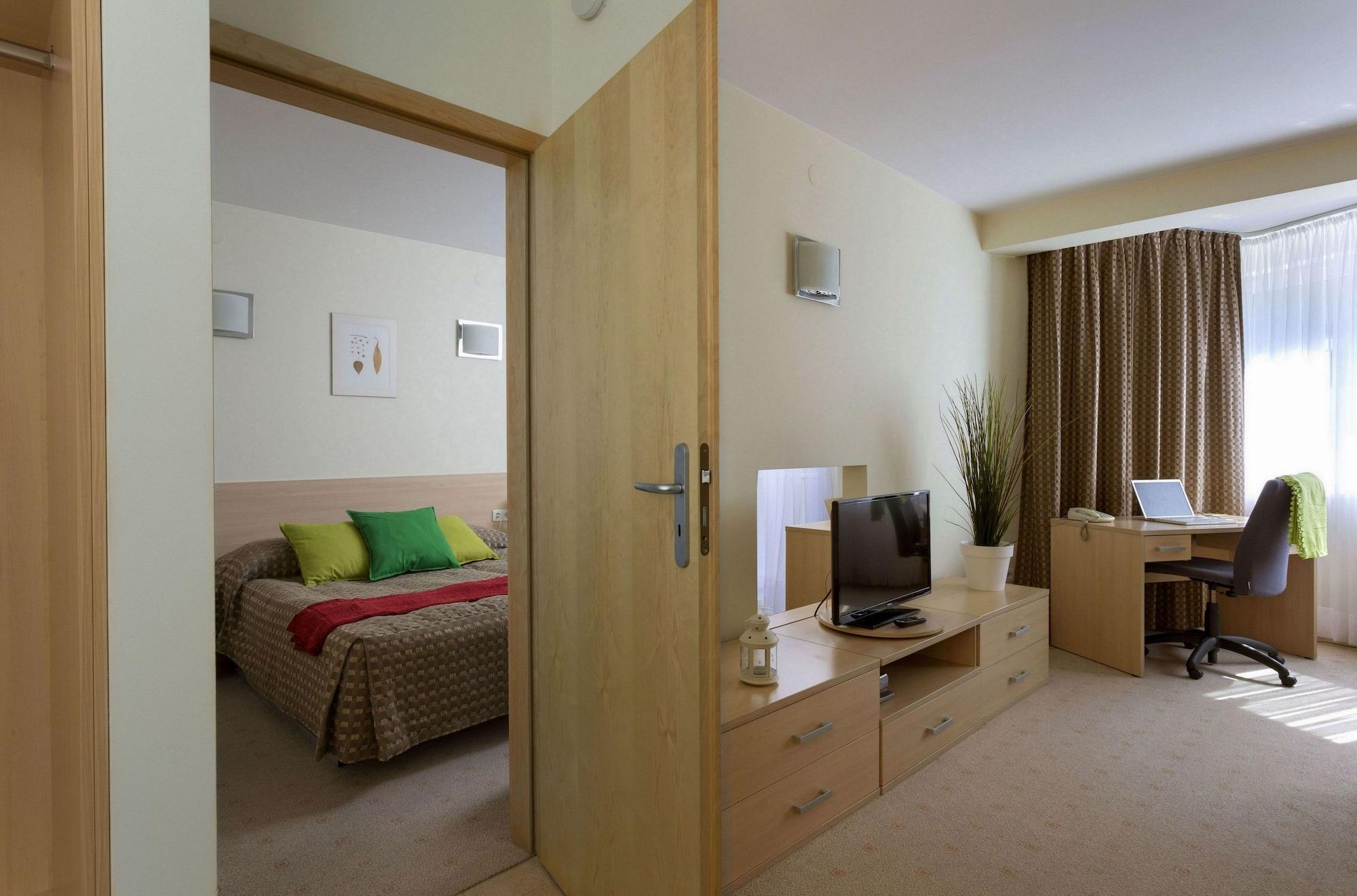 Apartamenty Media Park Varsó Kültér fotó
